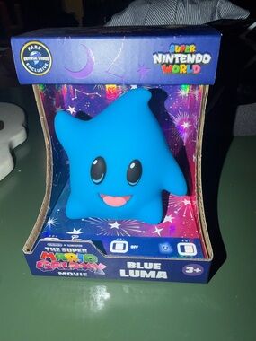 Super Nintendo World Blue Luma shoulder pal
